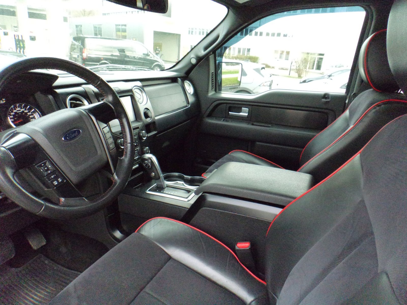 FORD F-150 FX4, Essence, Occasion / Utilisé, Automatique - 2