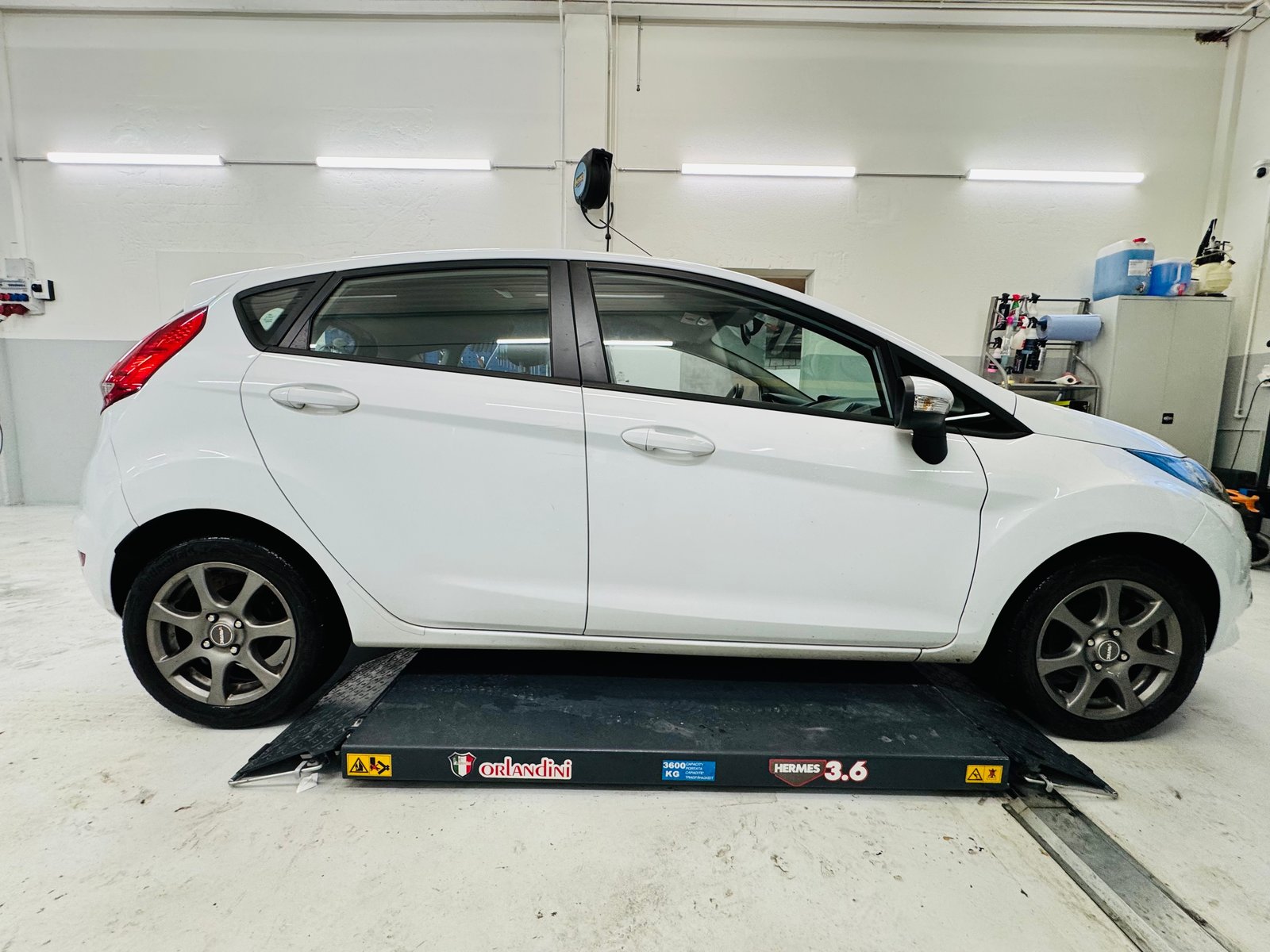 FORD Fiesta 1.4 16V Titanium, Benzin, Occasion / Gebraucht, Handschaltung - 4