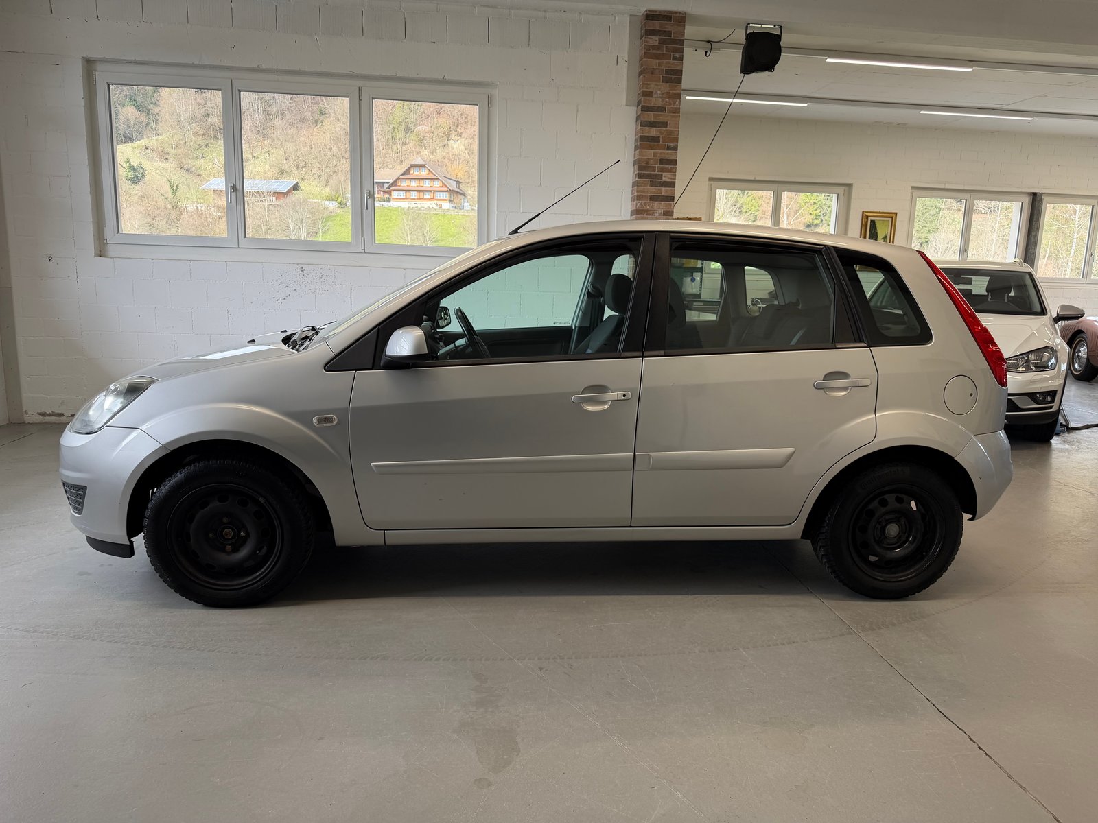 FORD Fiesta 1.4 16V Ambiente, Petrol, Second hand / Used, Manual - 2