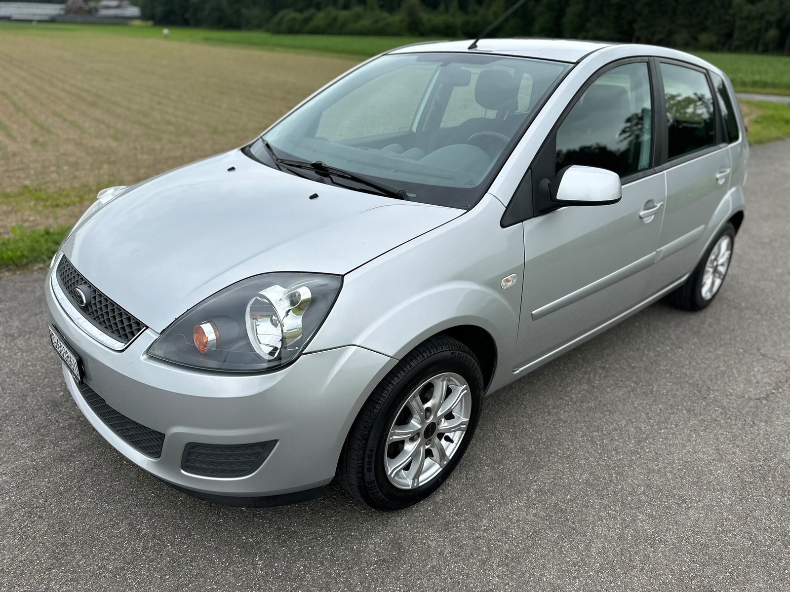 FORD Fiesta 1.4 16V Ghia, Petrol, Second hand / Used, Manual - 2