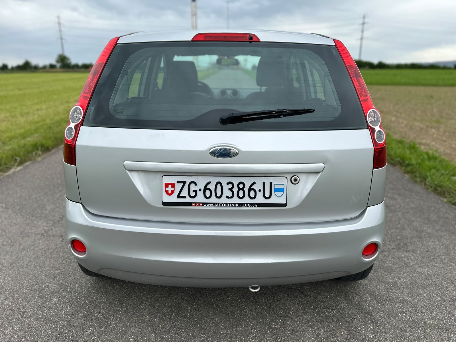 FORD Fiesta 1.4 16V Ghia, Petrol, Second hand / Used, Manual - 7