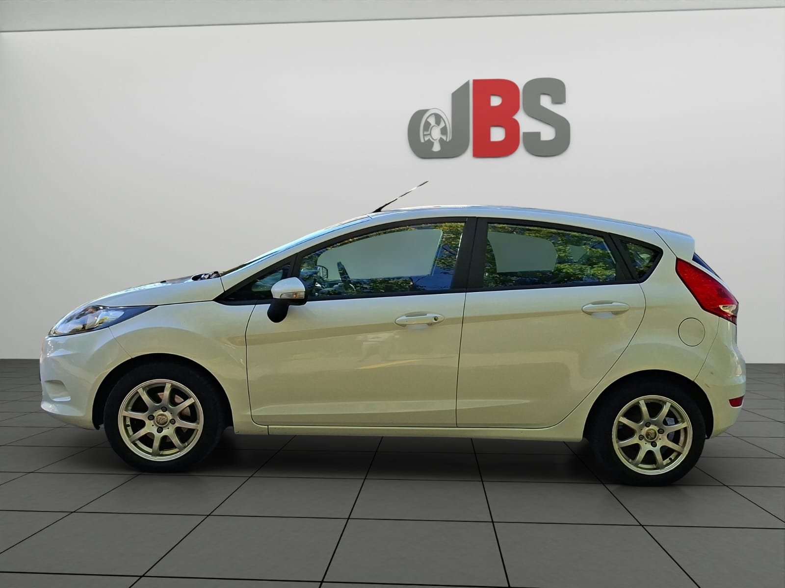 FORD Fiesta 1.25 16V Trend, Petrol, Second hand / Used, Manual - 4