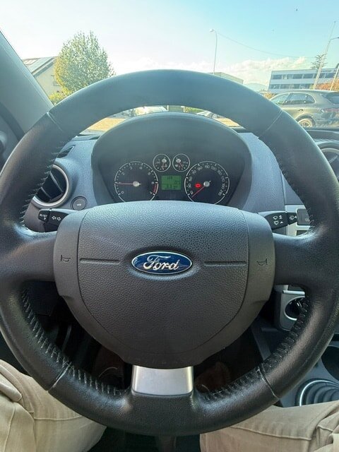 FORD Fiesta 1.4 16V Trend, Essence, Occasion / Utilisé, Manuelle - 7