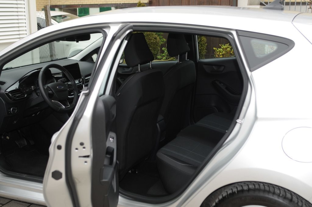 FORD Fiesta 1.0 EcoB 125 Cool & Connect, Benzin, Occasion / Gebraucht, Automatik - 7