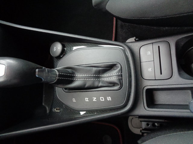 FORD Fiesta 1.0 EcoB ST-Line, Benzin, Occasion / Gebraucht, Automatik - 6