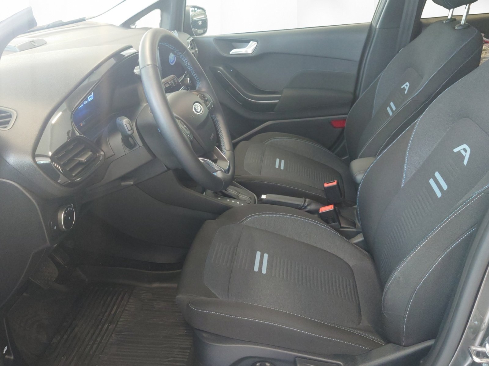FORD Fiesta Active 1.0 125PS A7, Mild-Hybrid Benzin/Elektro, Occasion / Gebraucht, Automatik - 7