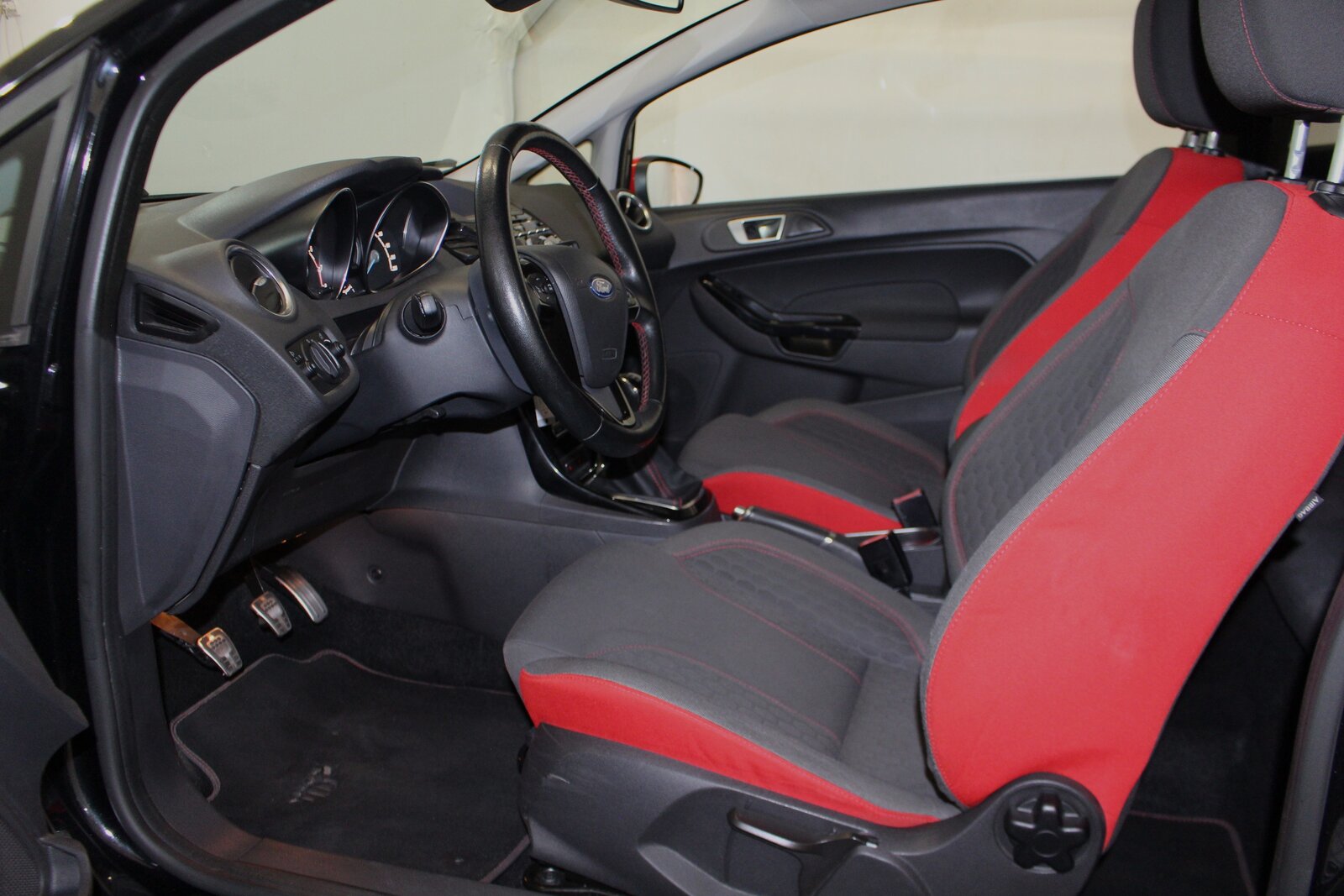 FORD Fiesta 1.0 EcoB 140 Sport Red, Benzin, Occasion / Gebraucht, Handschaltung - 7