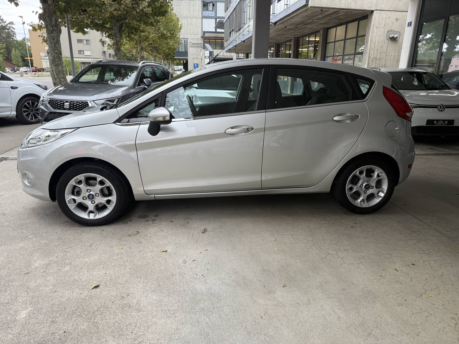 FORD Fiesta 1.4 16V Titanium, Petrol, Second hand / Used, Manual - 2