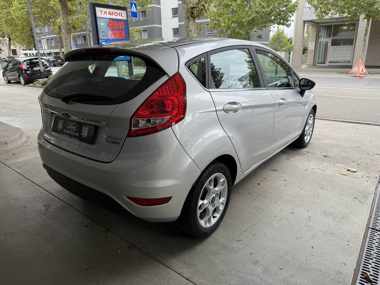 FORD Fiesta 1.4 16V Titanium, Petrol, Second hand / Used, Manual - 4