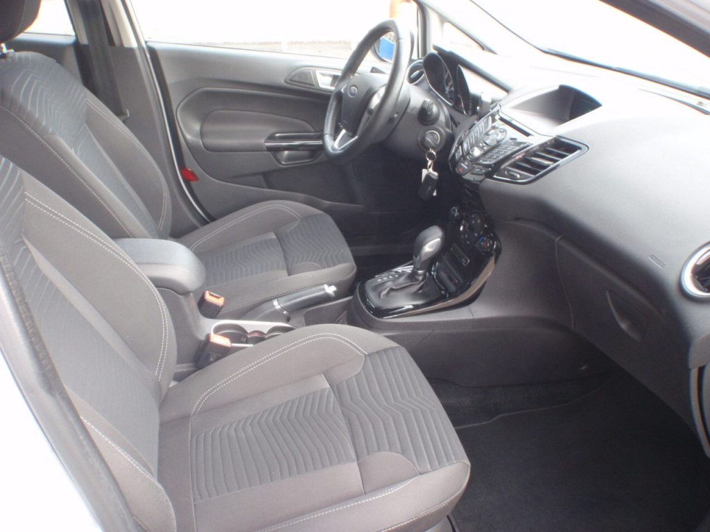 FORD FIESTA 1.0 EcoB 100 Titanium, Essence, Occasion / Utilisé, Automatique - 5