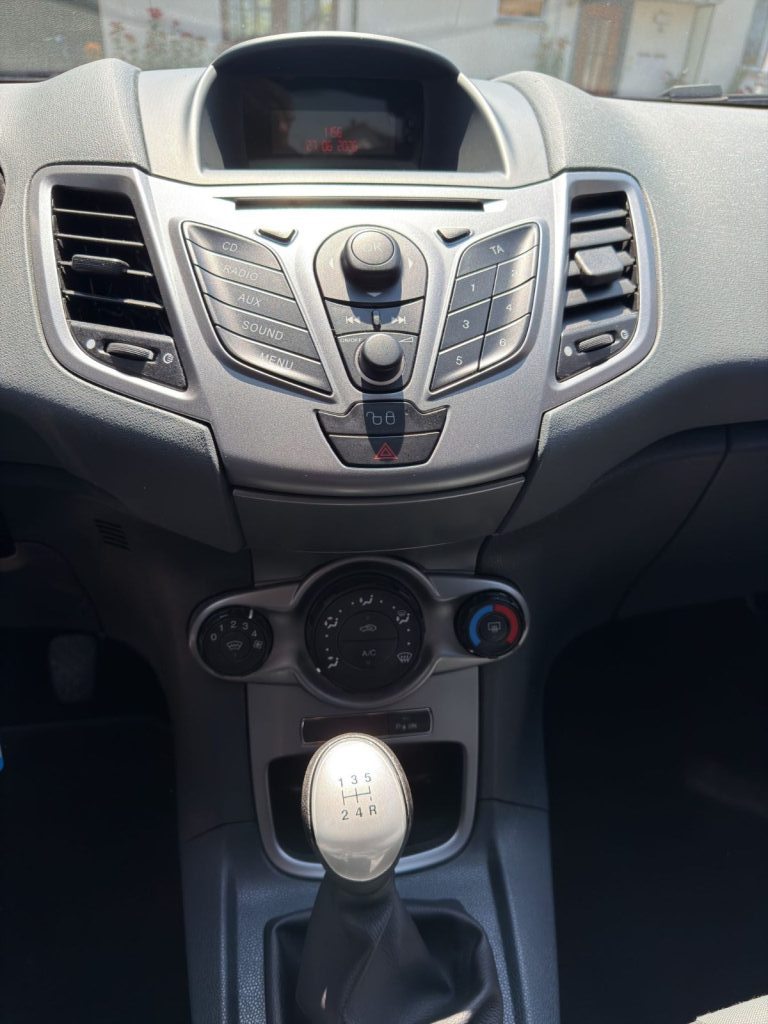 FORD FIESTA 1.4 16V Titanium, Essence, Occasion / Utilisé, Manuelle - 7