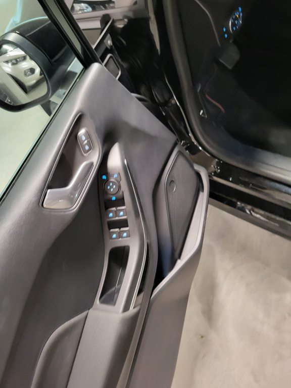 FORD 1.0 EcoB Hybrid ST-Line X, Mild-Hybrid Benzin/Elektro, Occasion / Gebraucht, Automatik - 6