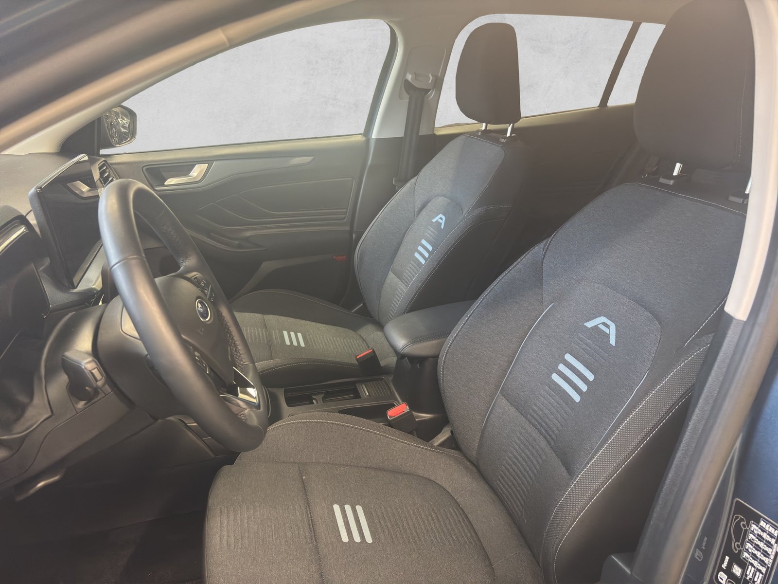 FORD Focus 1.0 MHEV Active Automat, Hybride Léger Essence/Électricité, Occasion / Utilisé, Automatique - 5
