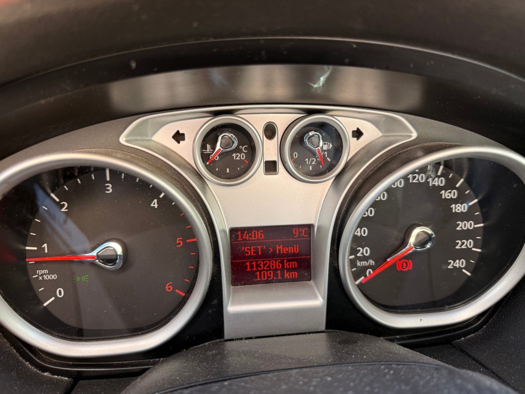 FORD FOCUS 1.6 16V TDCi Ambiente, Diesel, Occasion / Utilisé, Manuelle - 7