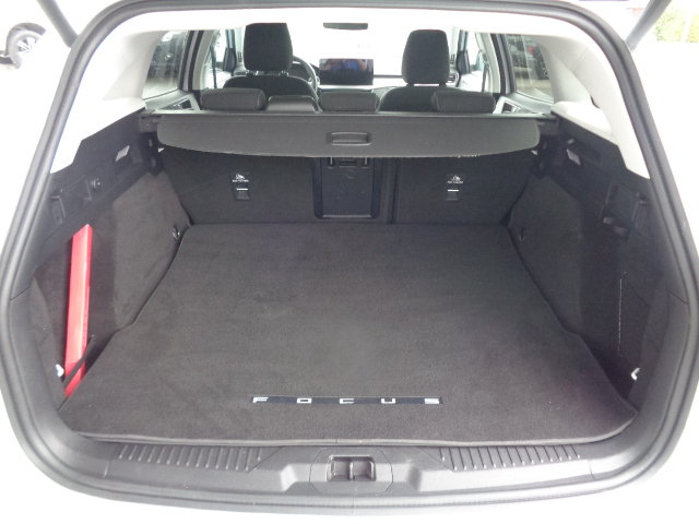 FORD Focus Station Wagon 1.5 EcoBlue 120 Titanium, Diesel, Occasion / Gebraucht, Automat - 5