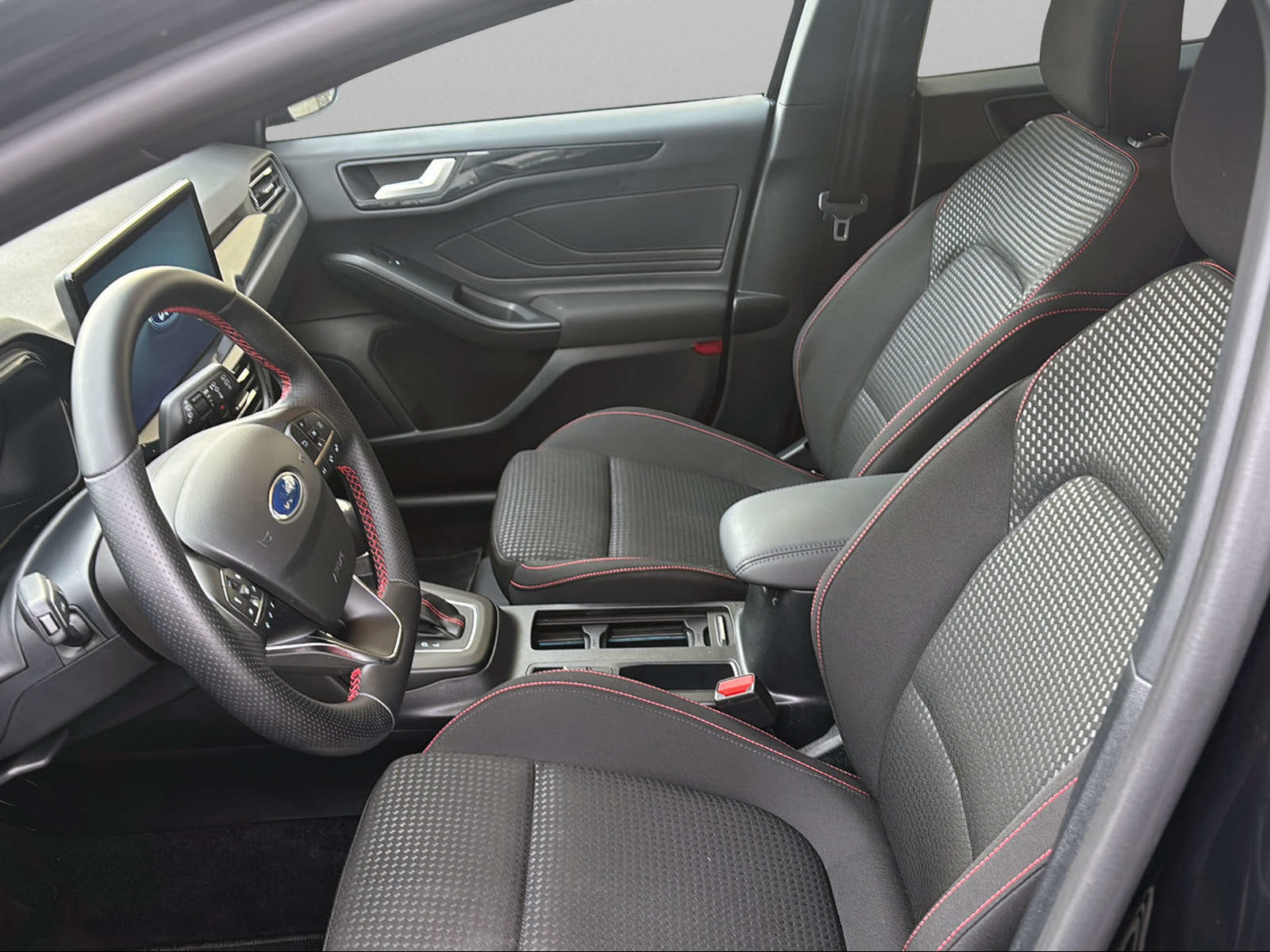 FORD Focus 1.0 MHEV ST-Line Automat, Mild-Hybrid Petrol/Electric, Second hand / Used, Automatic - 5