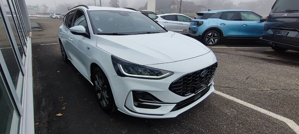 FORD Focus Station Wagon 1.0imHEV ST-Line Automat, Mild-Hybrid Petrol/Electric, Second hand / Used, Automatic - 2