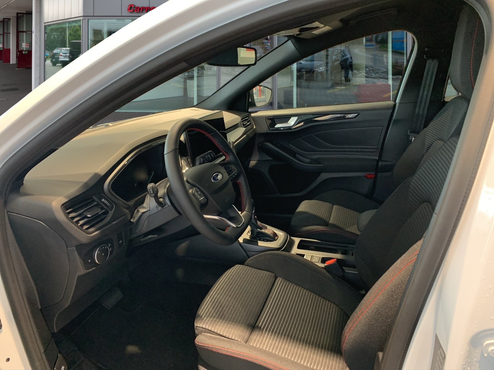 FORD Focus SW 1.0i EcoB Hybrid 155 ST-Line, Mild-Hybrid Petrol/Electric, Second hand / Used, Automatic - 7