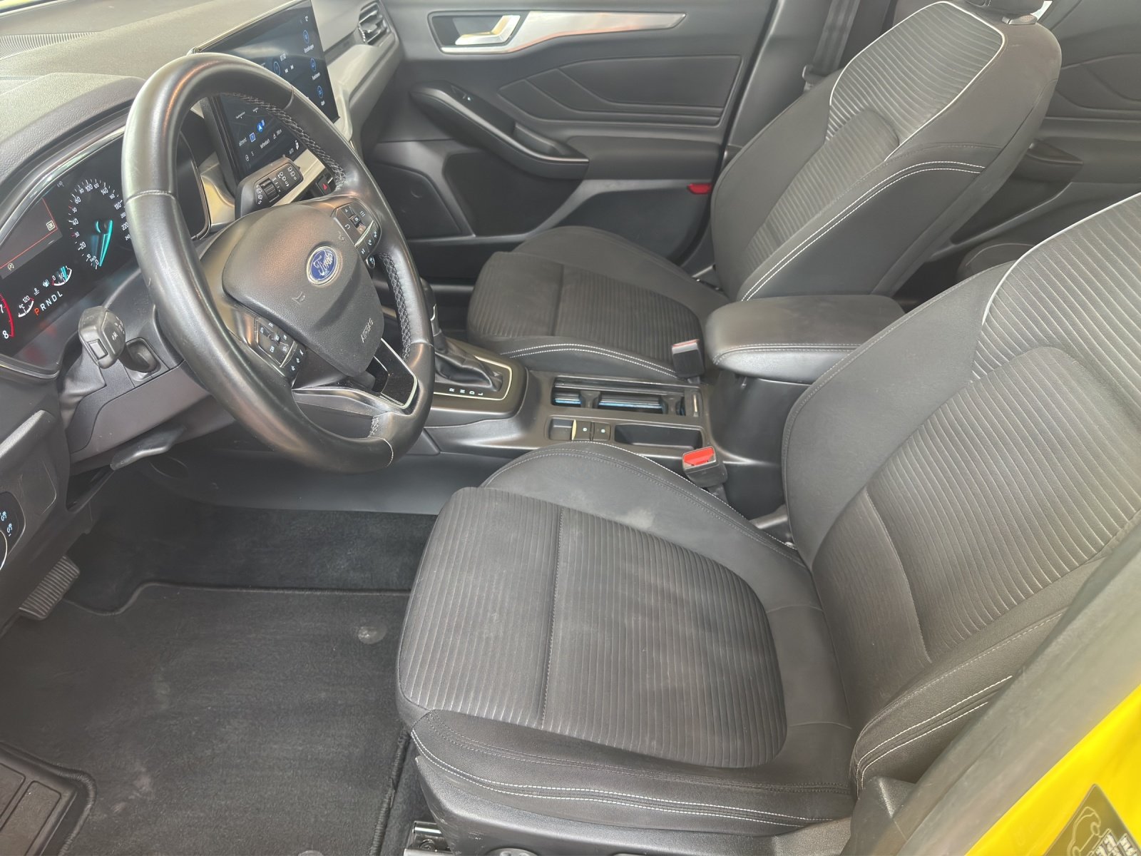 FORD Focus 1.0 MHEV Titanium Automat, Mild-Hybrid Petrol/Electric, Second hand / Used, Automatic - 7
