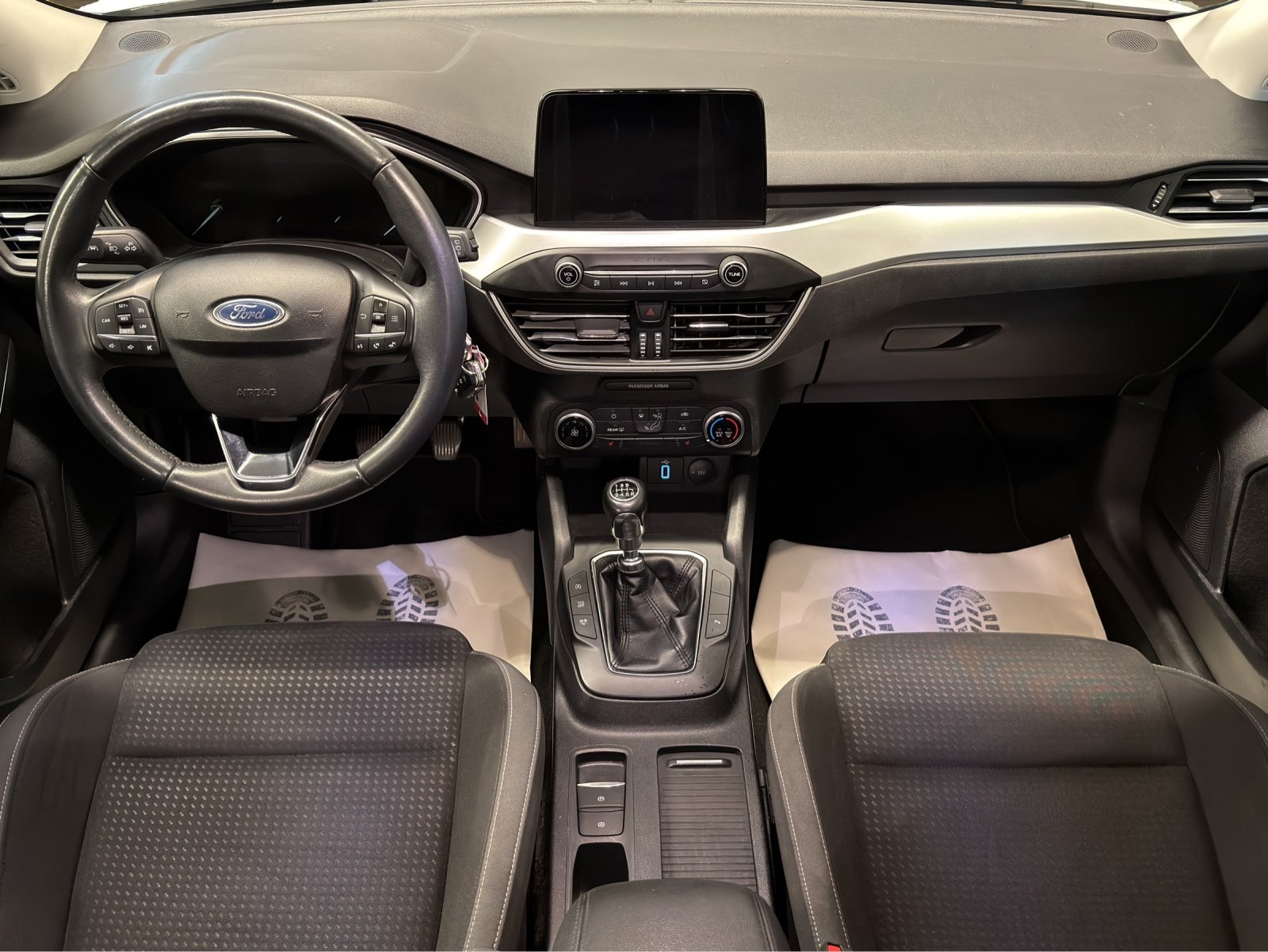 FORD Focus 1.0 SCTi Business, Petrol, Second hand / Used, Manual - 4