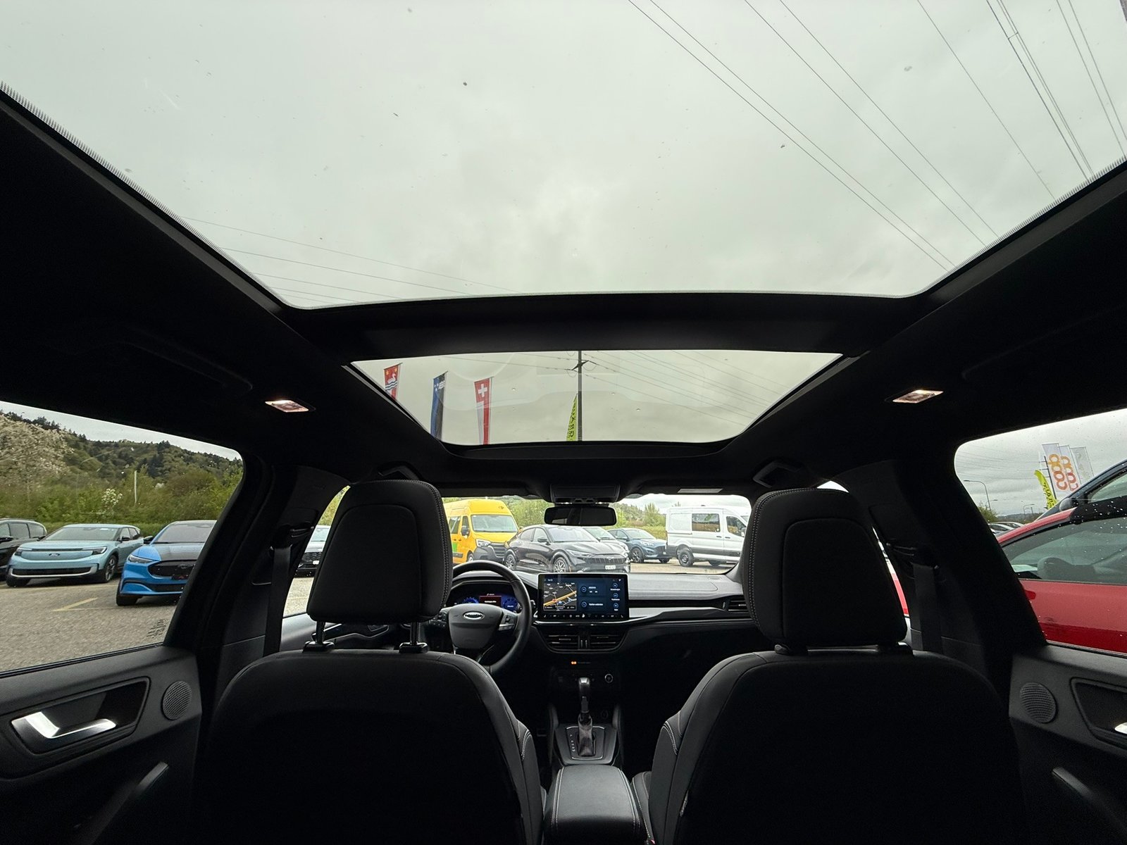 FORD Focus 1.0 MHEV ST-Line Vignale Automat, Mild-Hybrid Benzin/Elektro, Occasion / Gebraucht, Automatik - 7