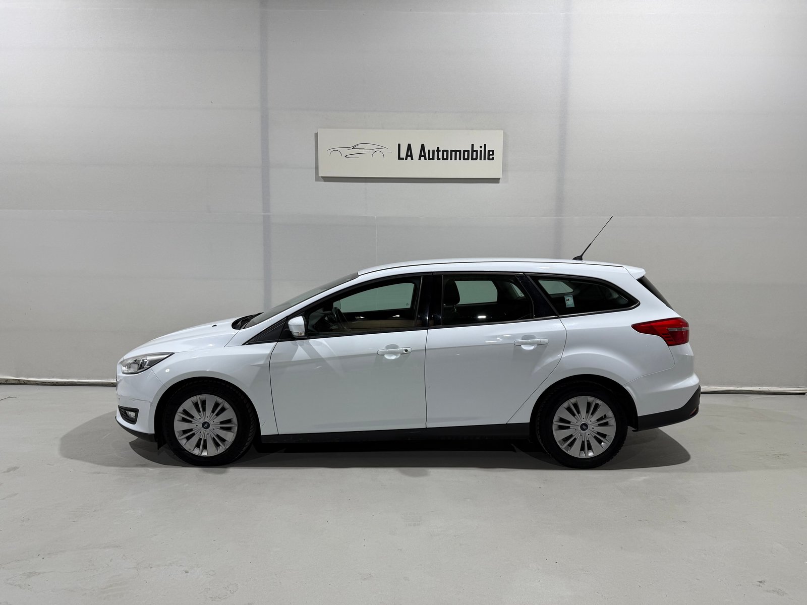 FORD Focus 1.5 TDCi Business PowerShift, Diesel, Occasion / Utilisé, Automatique - 3