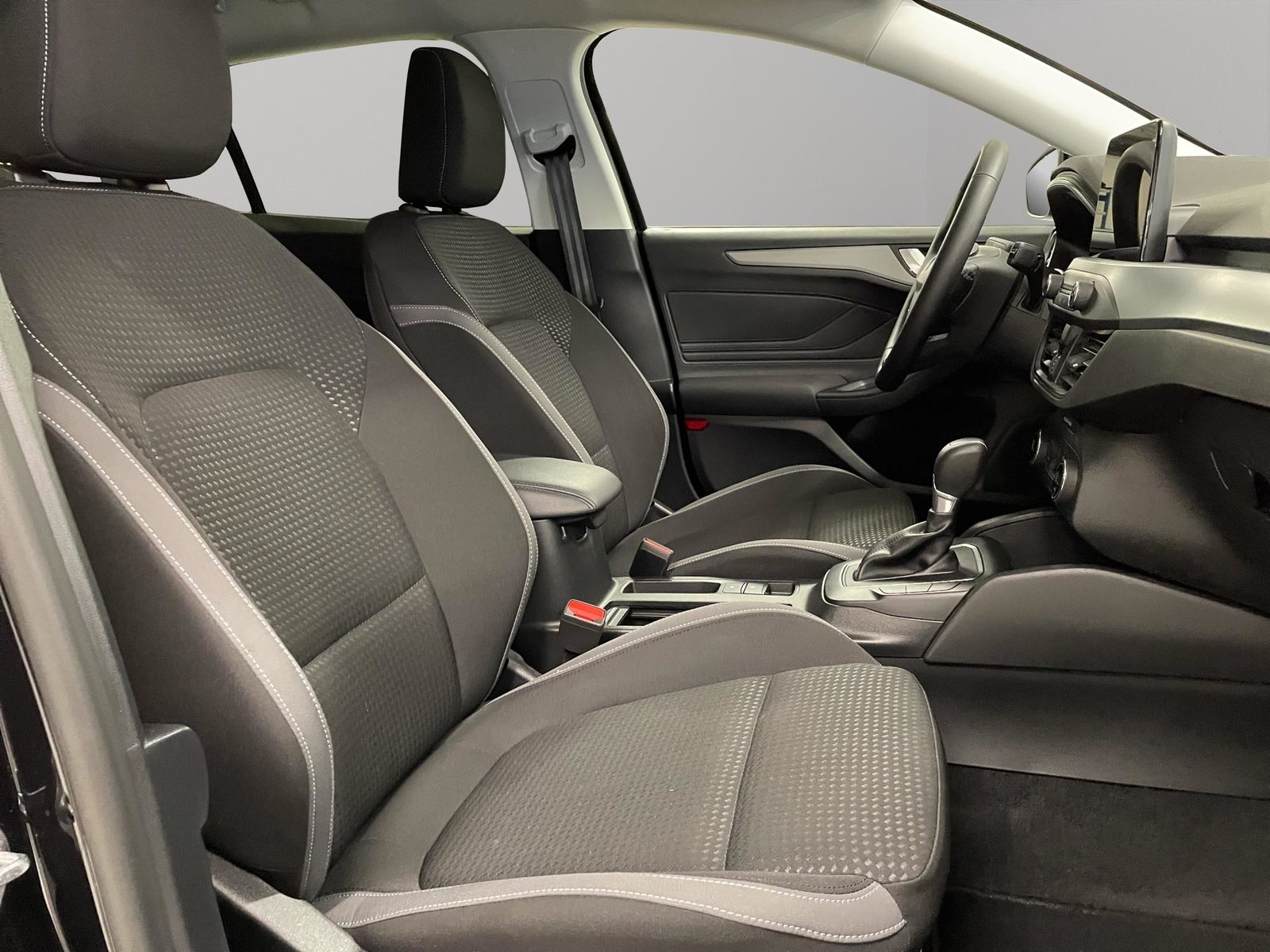 FORD Focus Station Wagon 1.0i EcoB Hybrid 125 Cool & Connect, Mild-Hybrid Petrol/Electric, Second hand / Used, Automatic - 4