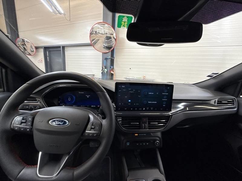 FORD Focus 1.5 EcoBlue TDCi ST-Line X Automatic, Diesel, Occasion / Gebraucht, Automatik - 5