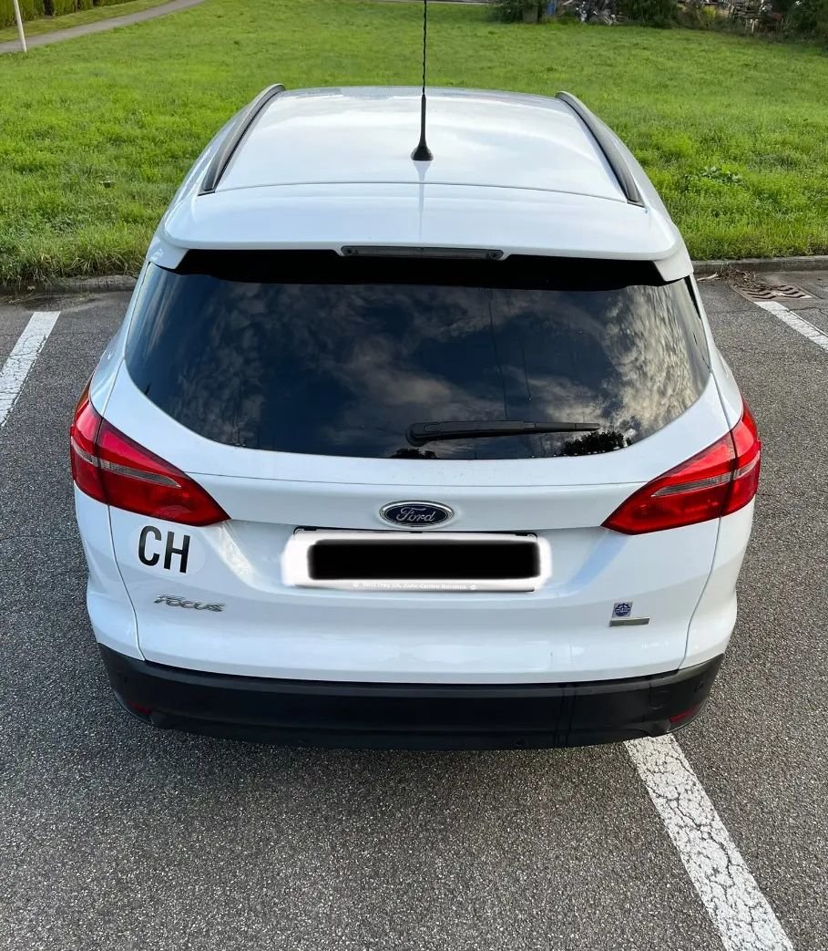 FORD Focus Station Wagon 1.0i EcoB 125 Carving, Petrol, Second hand / Used, Manual - 3