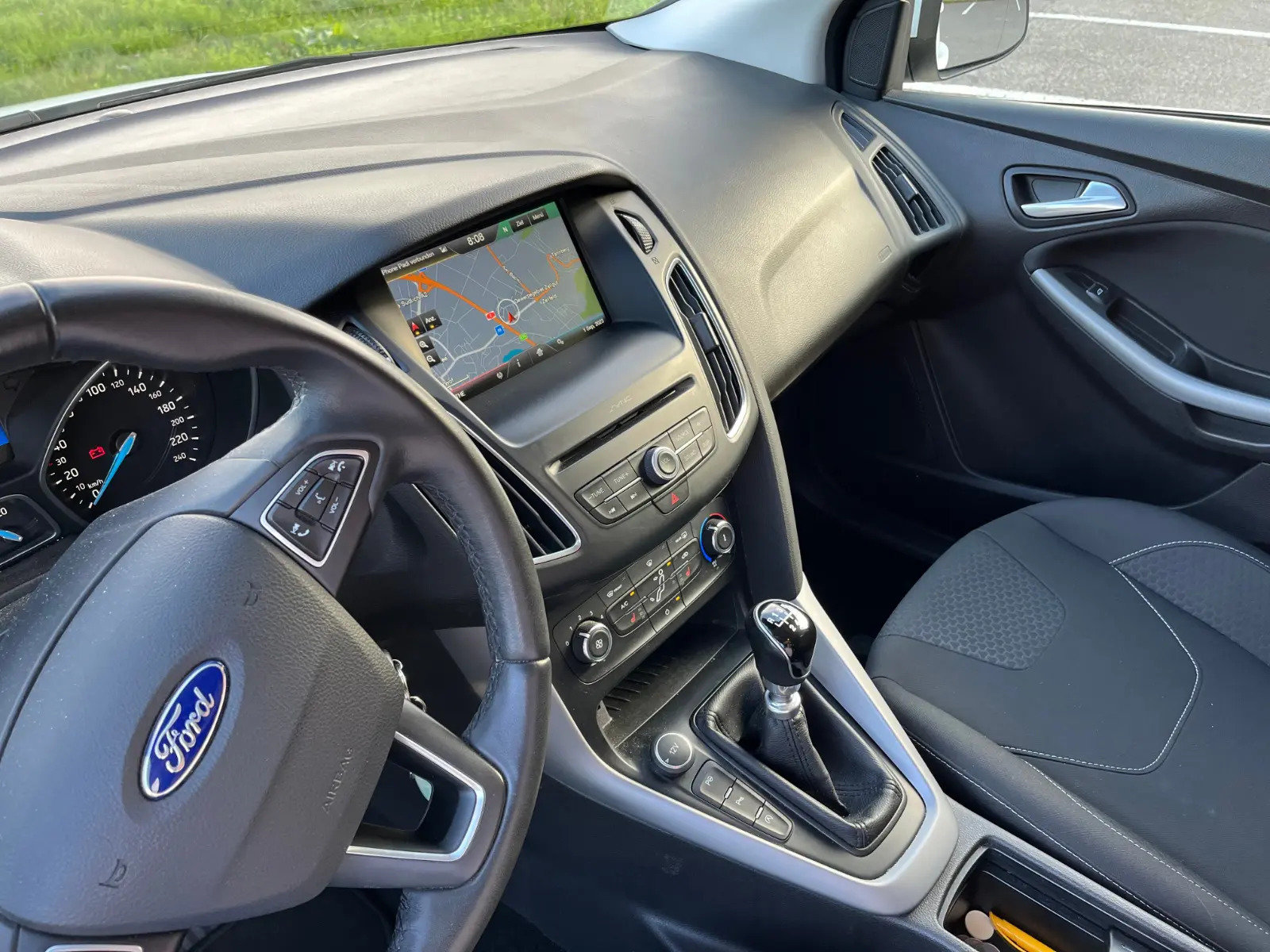 FORD Focus Station Wagon 1.0i EcoB 125 Carving, Petrol, Second hand / Used, Manual - 4