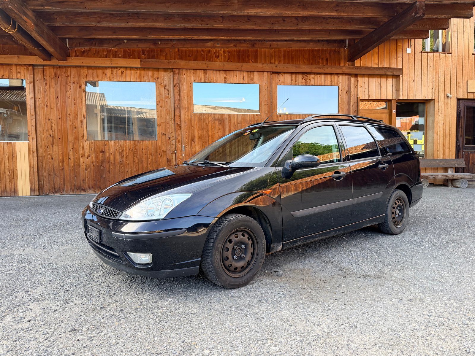 FORD Focus 2.0i 16V Carving, Benzin, Occasion / Gebraucht, Handschaltung - 2