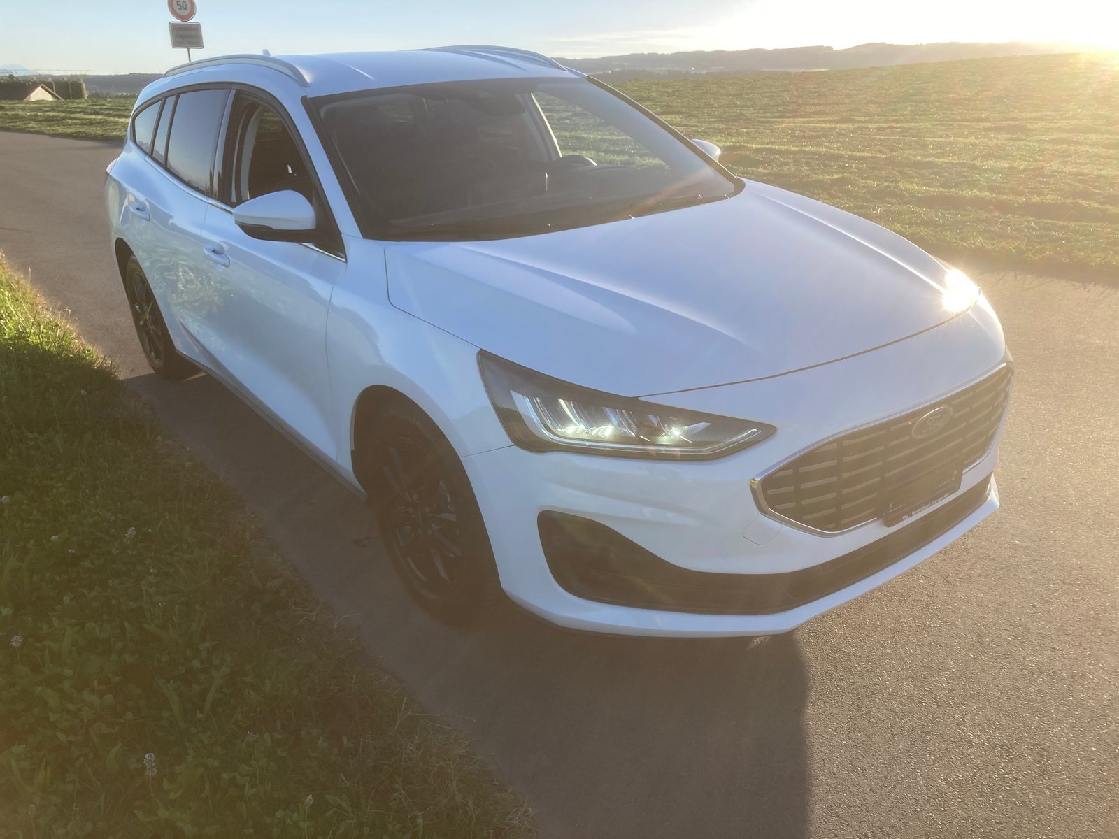 FORD Focus 1.0 MHEV Titanium X Automat, Mild-Hybrid Benzin/Elektro, Occasion / Gebraucht, Automatik - 2
