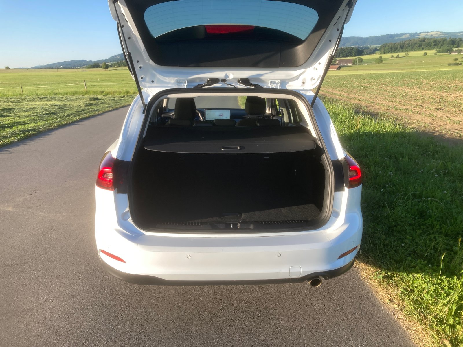 FORD Focus 1.0 MHEV Titanium X Automat, Mild-Hybrid Benzin/Elektro, Occasion / Gebraucht, Automatik - 6