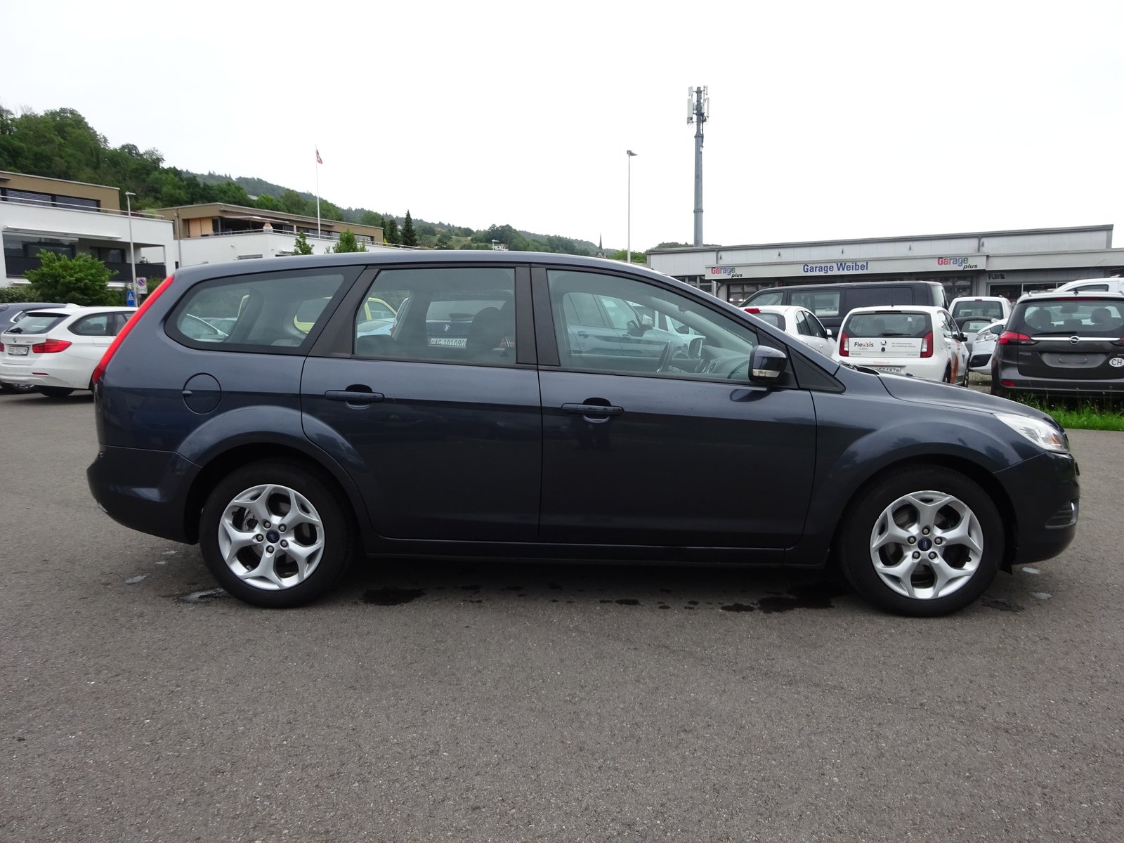 FORD Focus 1.8i Carving, Benzin, Occasion / Gebraucht, Handschaltung - 3