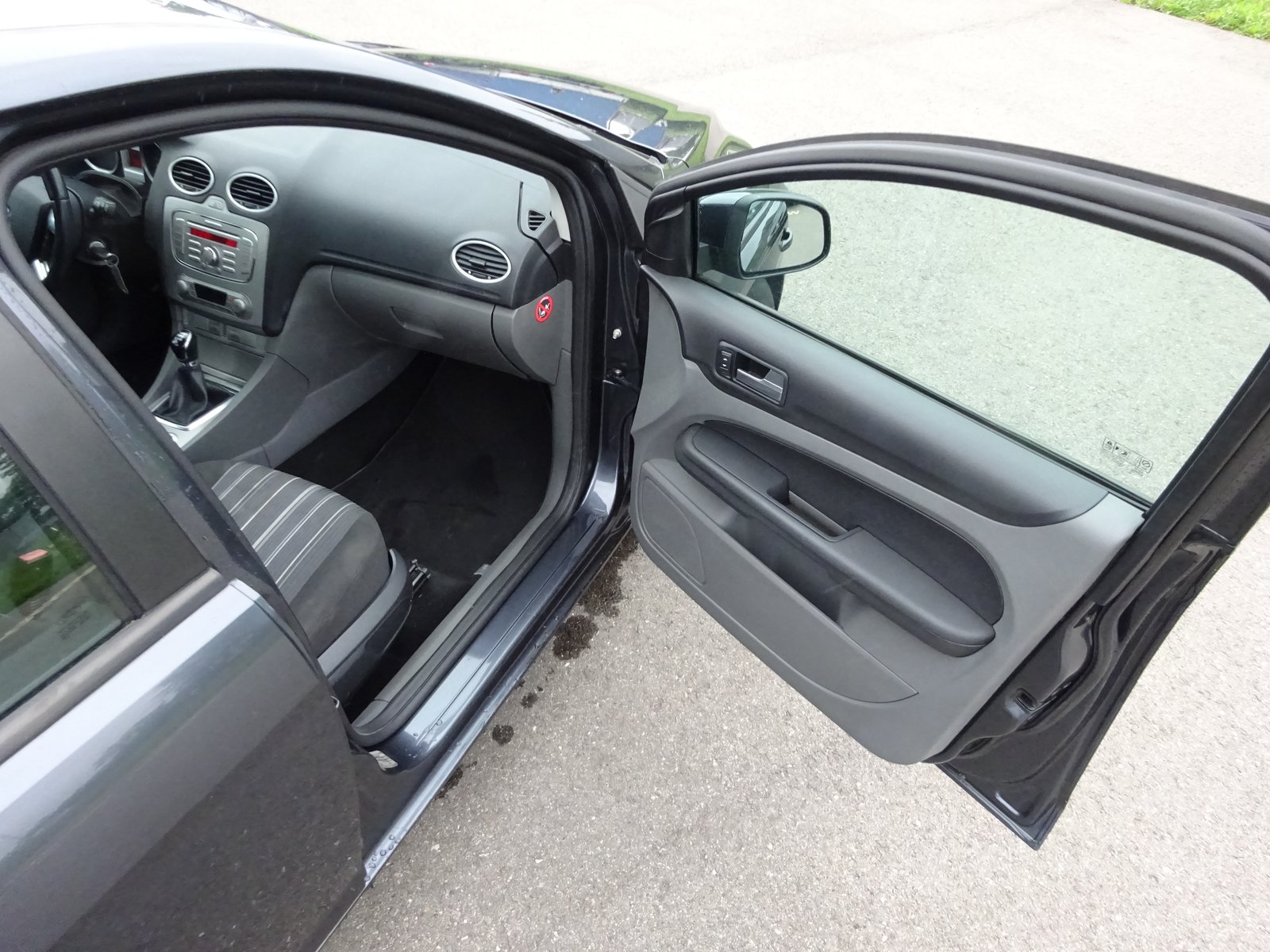 FORD Focus 1.8i Carving, Benzin, Occasion / Gebraucht, Handschaltung - 4