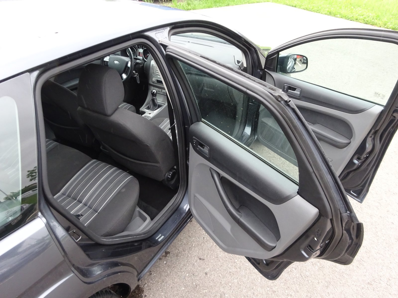 FORD Focus 1.8i Carving, Benzin, Occasion / Gebraucht, Handschaltung - 5