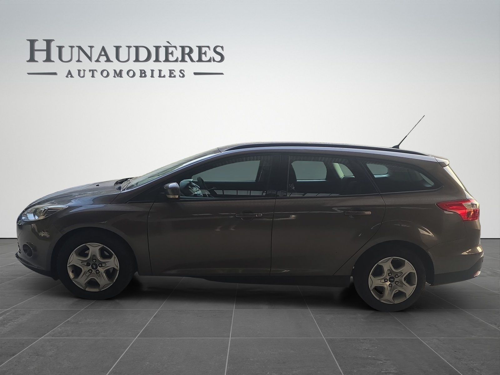 FORD Focus 1.0 SCTi Titanium, Benzina, Occasioni / Usate, Manuale - 6