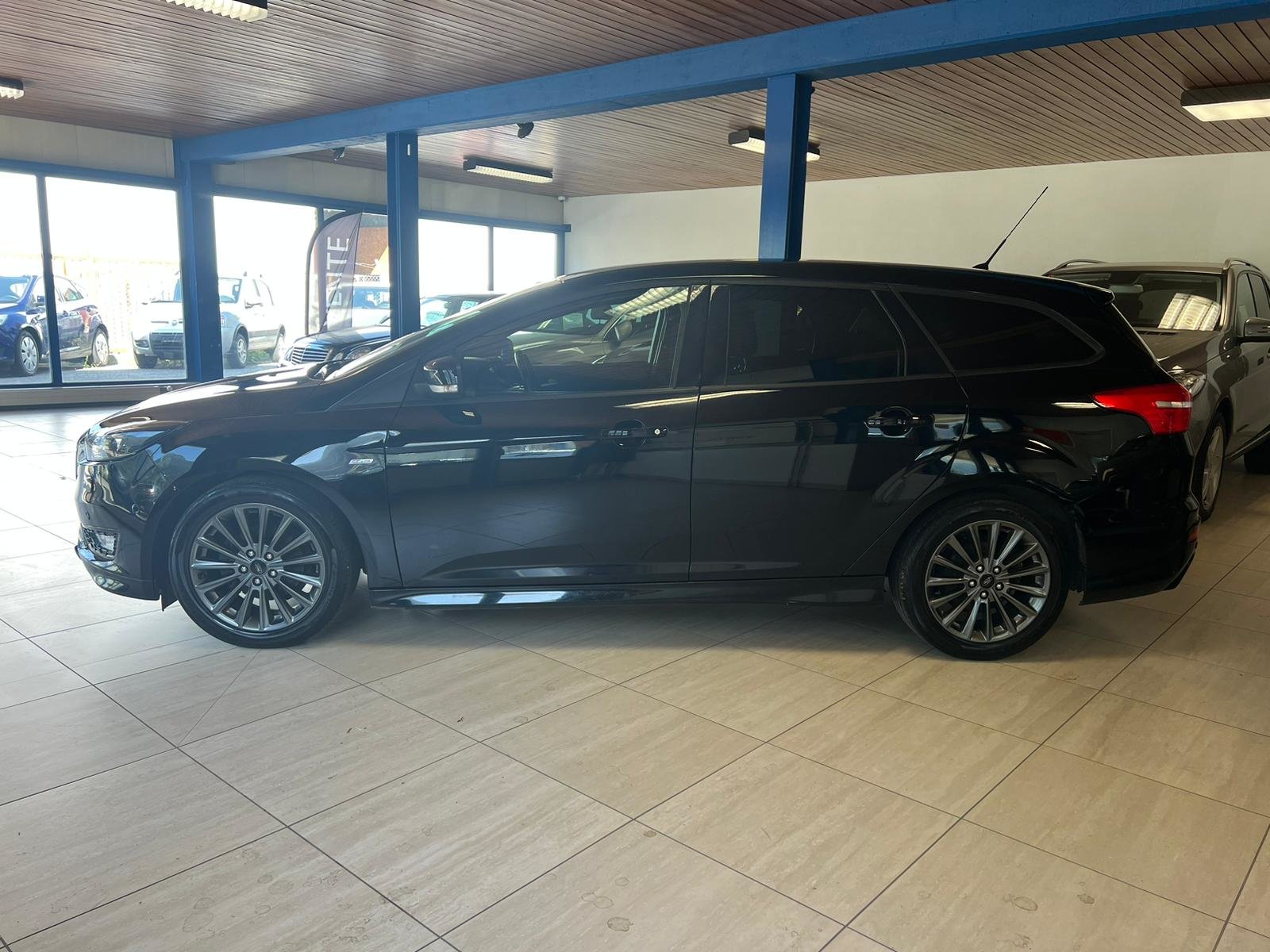 FORD Focus 1.0 SCTi ST Line, Benzin, Occasion / Gebraucht, Handschaltung - 4