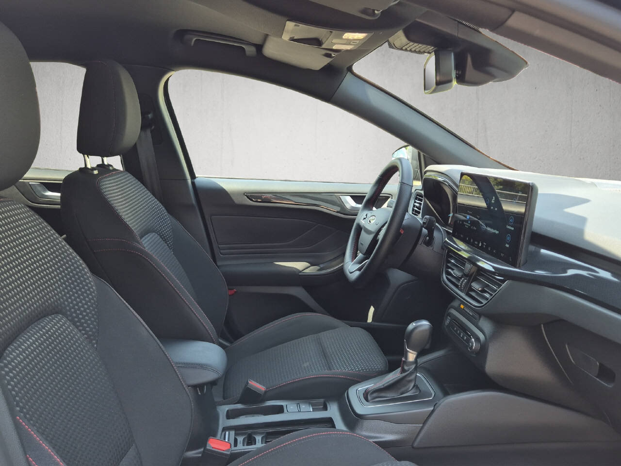 FORD Focus 1.0 EcoBoost Mild-Hybrid ST-Line Automat, Mild-Hybrid Benzin/Elektro, Occasion / Gebraucht, Automatik - 7