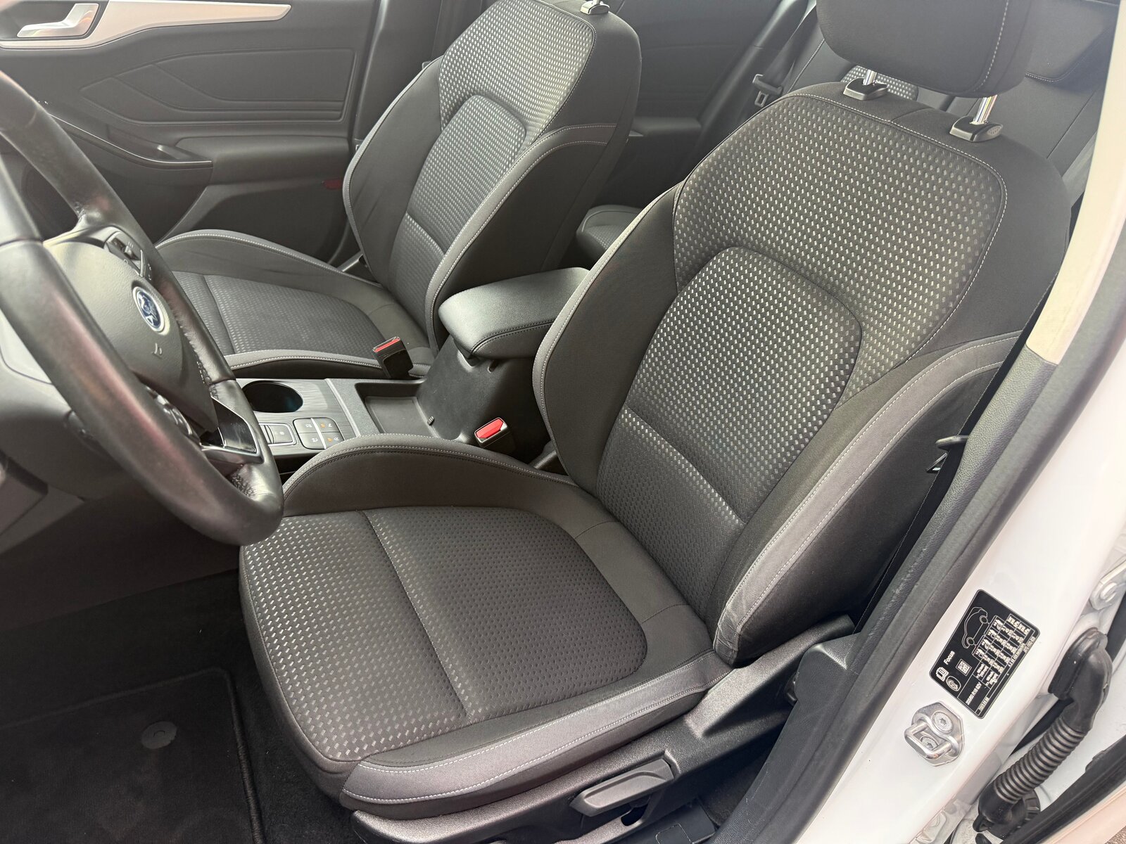 FORD Focus 1.5 TDCi Cool Connect Automatic, Diesel, Occasion / Utilisé, Automatique - 5