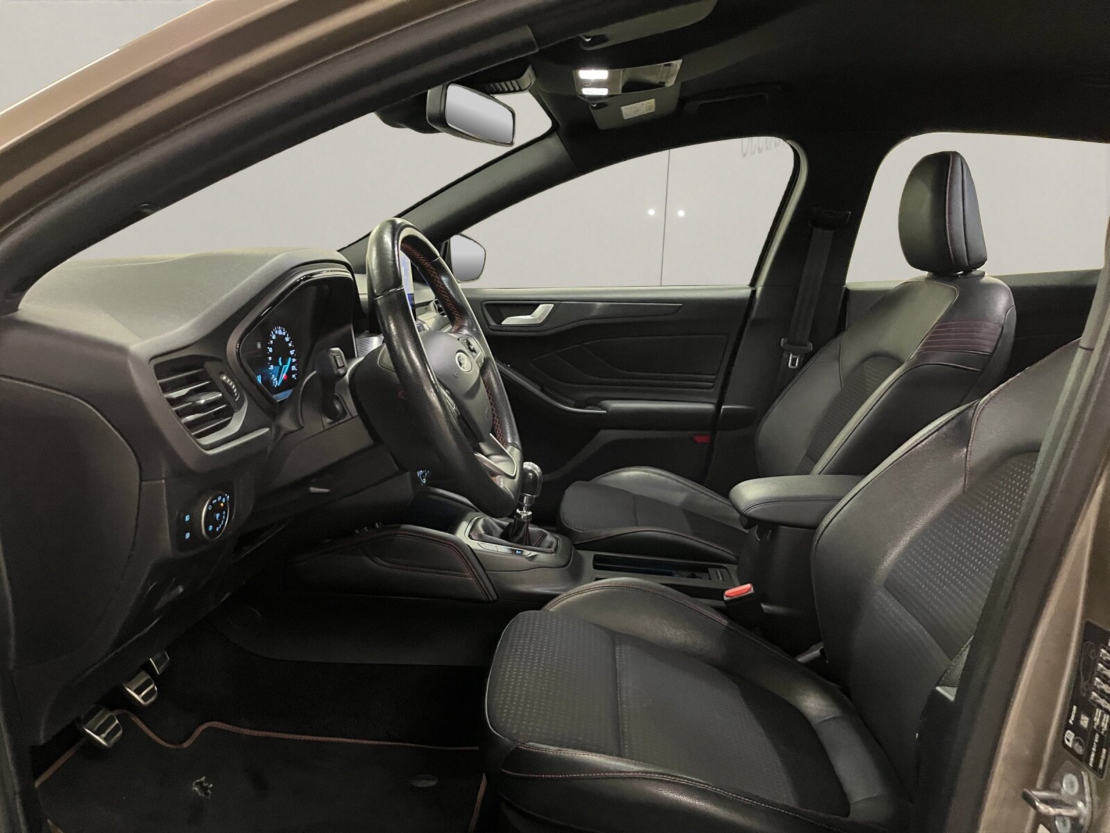 FORD Focus Station Wagon 1.0i EcoB 125 ST-Line, Benzin, Occasion / Gebraucht, Handschaltung - 7