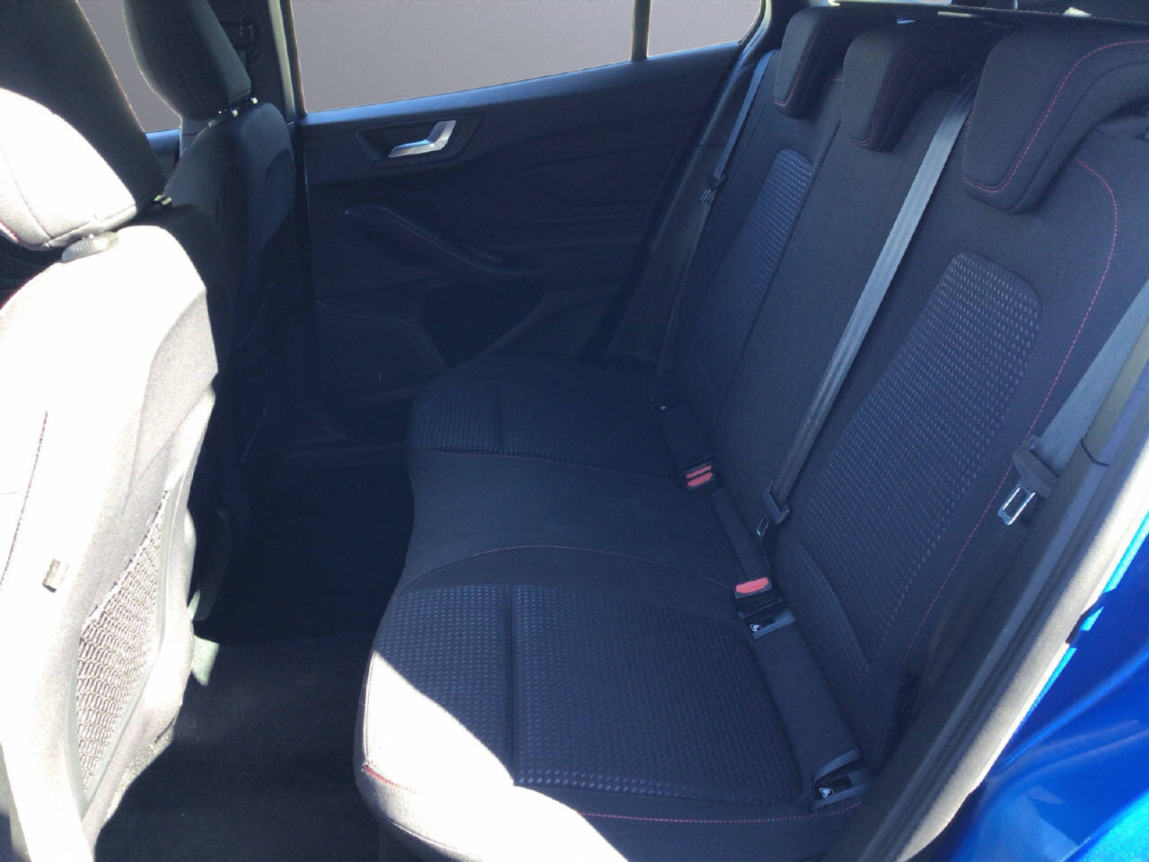 FORD Focus Station Wagon 1.0i EcoBoost 125 PS ST-Line, Benzin, Occasion / Gebraucht, Handschaltung - 6