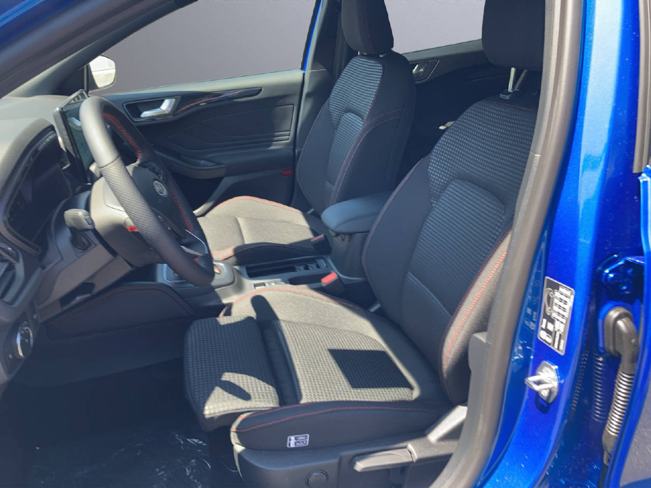 FORD Focus Station Wagon 1.0i mHEV 155 PS ST-Line X, Mild-Hybrid Petrol/Electric, Ex-demonstrator, Automatic - 5