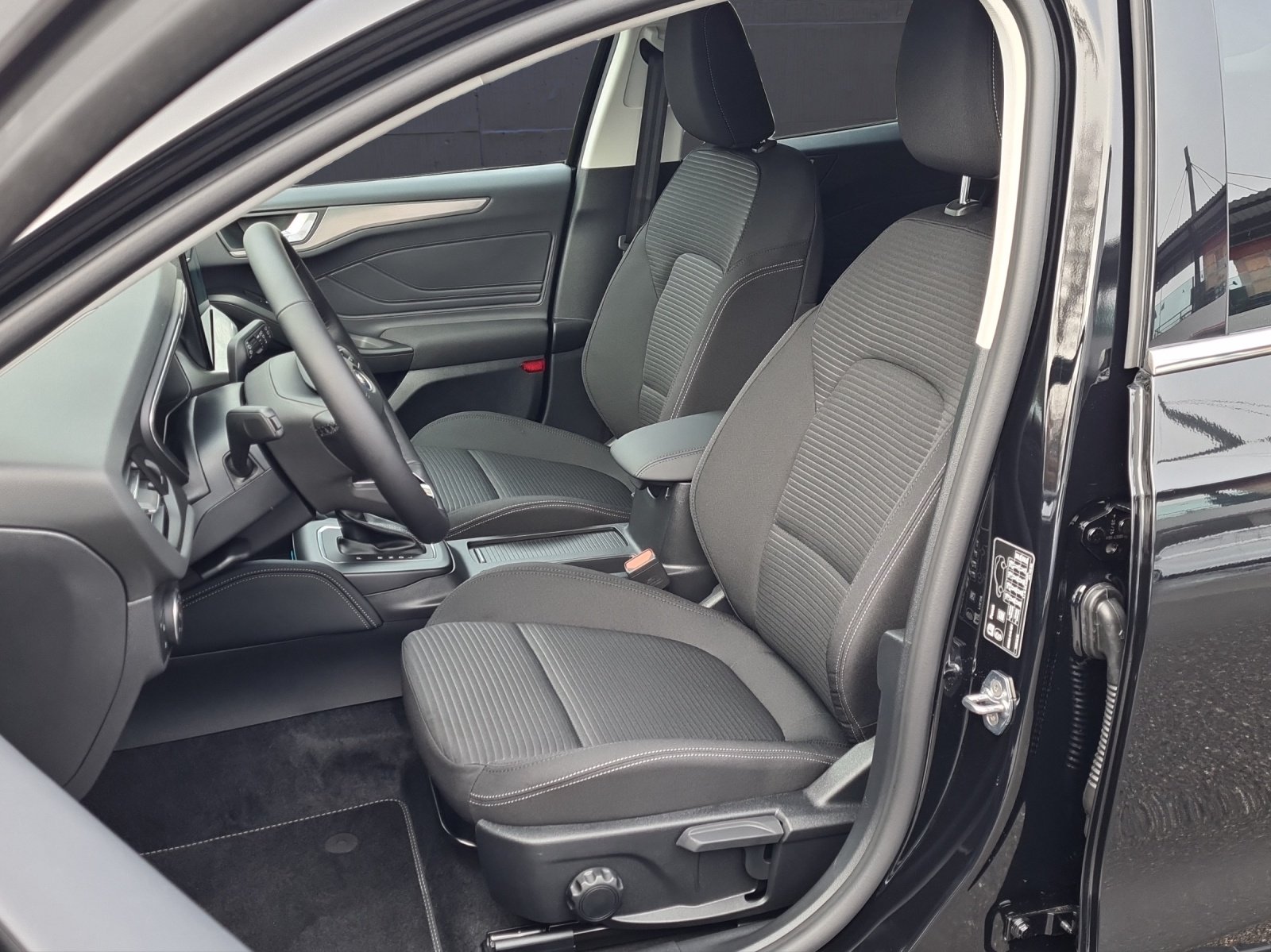 FORD Focus Kombi 1.0i EcoBoost Hybrid 155 PS Titanium X AUTOMAT, Mild-Hybrid Petrol/Electric, Ex-demonstrator, Automatic - 7