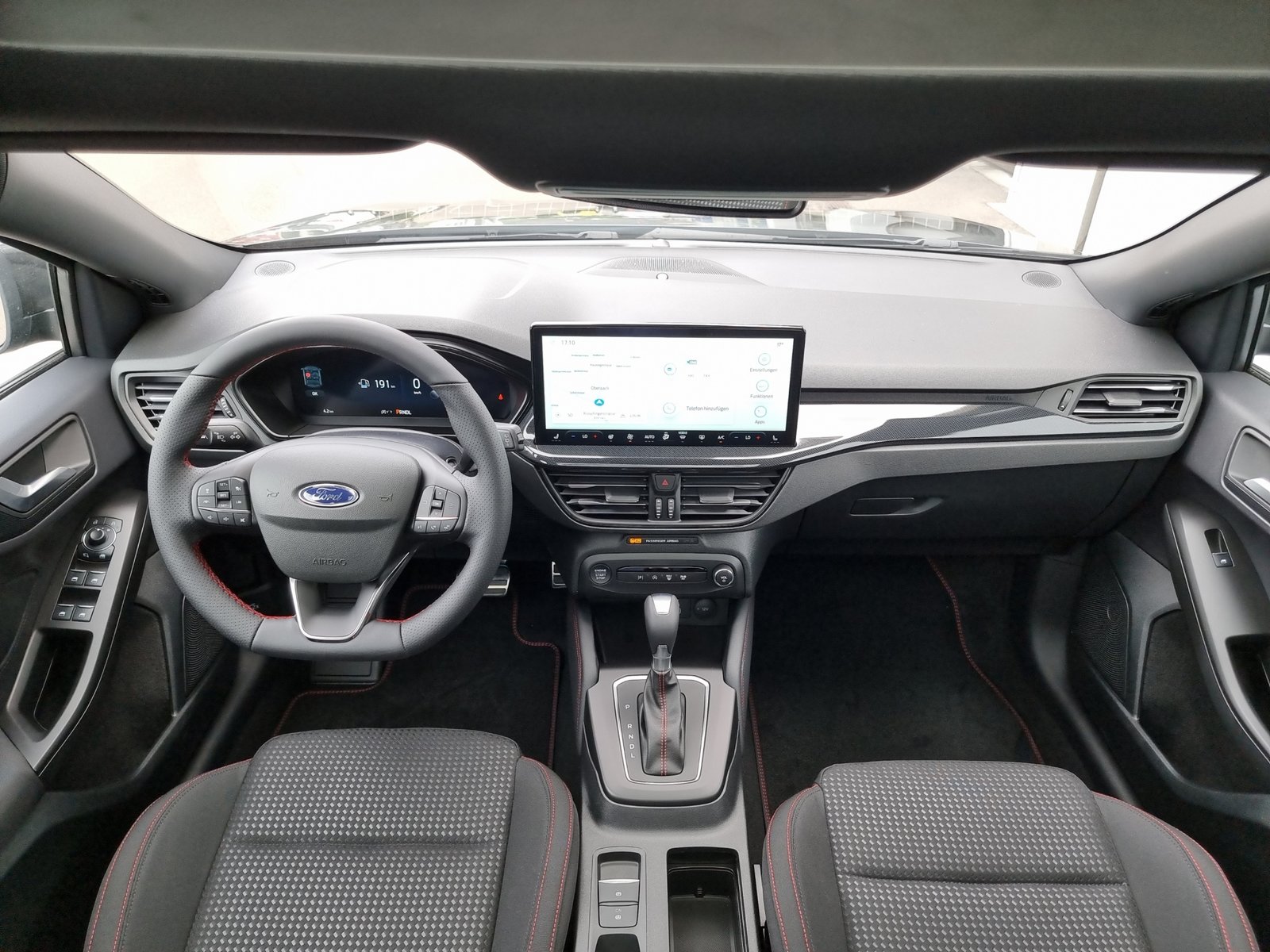 FORD Focus 1.0i EcoB Hybrid 155 ST-Line X, Mild-Hybrid Petrol/Electric, New car, Automatic - 6