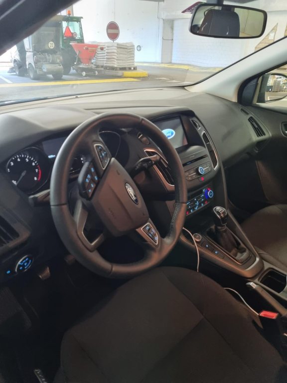 FORD FOCUS 1.0i EcoB 100 99g Trend, Petrol, Second hand / Used, Manual - 4