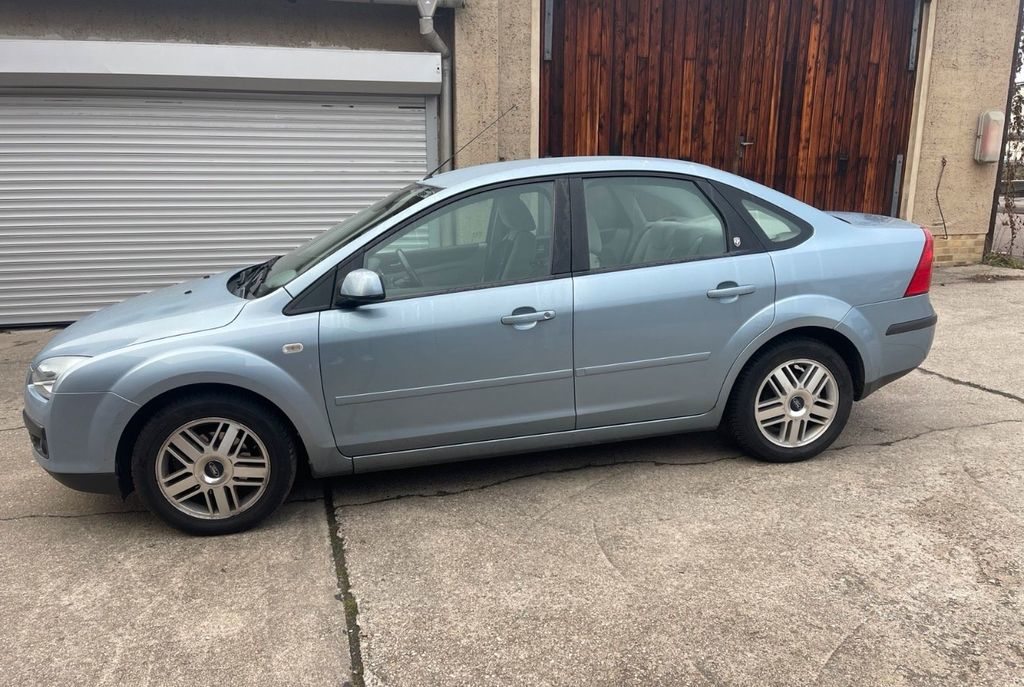 FORD Focus 1.6i 16V Ti-VCT Ghia, Essence, Occasion / Utilisé, Manuelle - 4