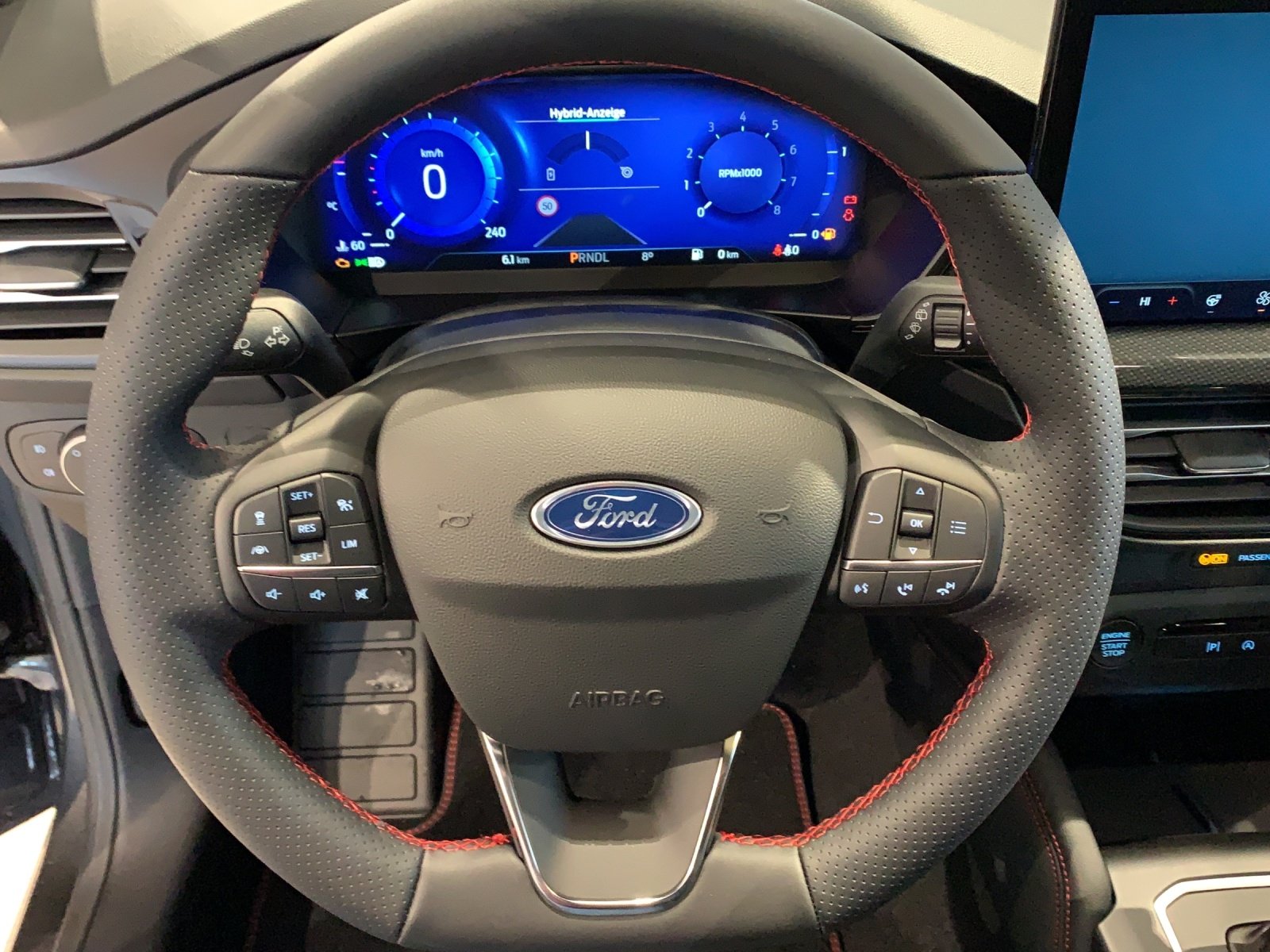 FORD Focus 1.0i EcoB Hybrid 155 ST-Line X, Hybride Léger Essence/Électricité, Occasion / Utilisé, Automatique - 6