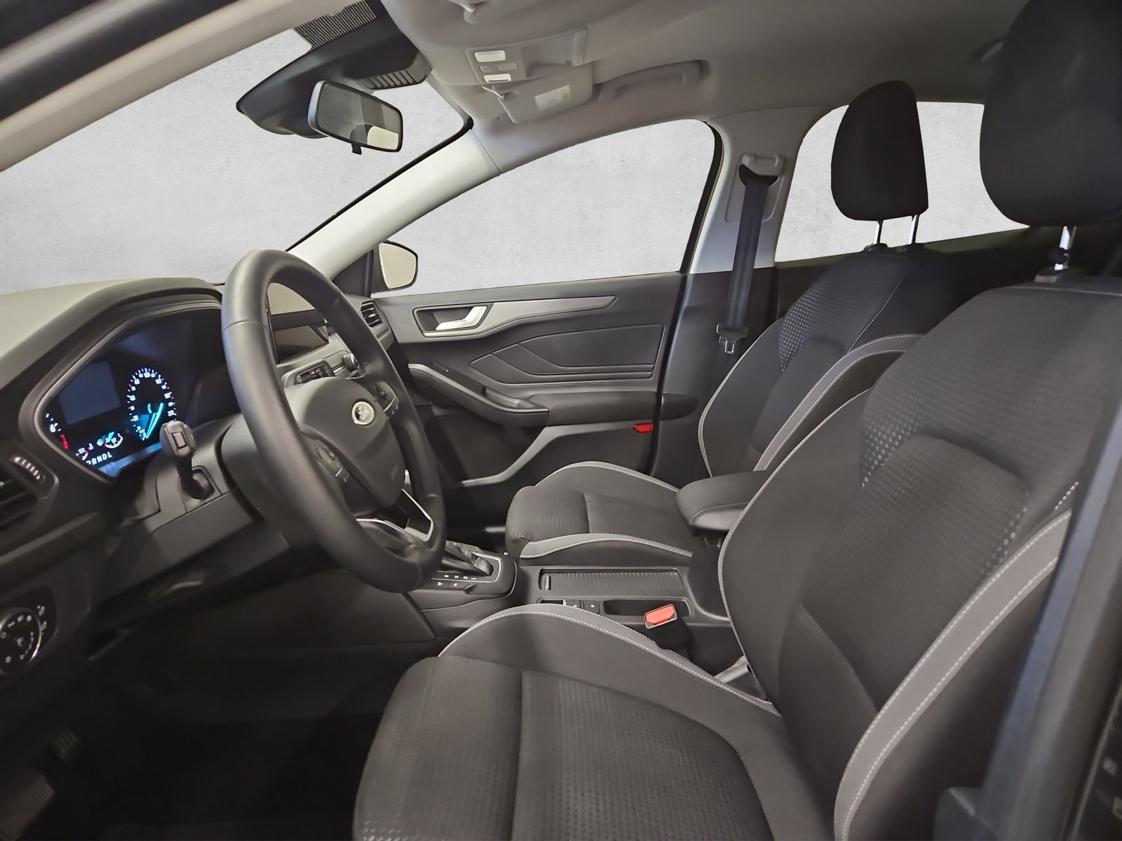 FORD Focus 1.0 MHEV Cool Connect Automatic, Mild-Hybrid Petrol/Electric, Second hand / Used, Automatic - 5