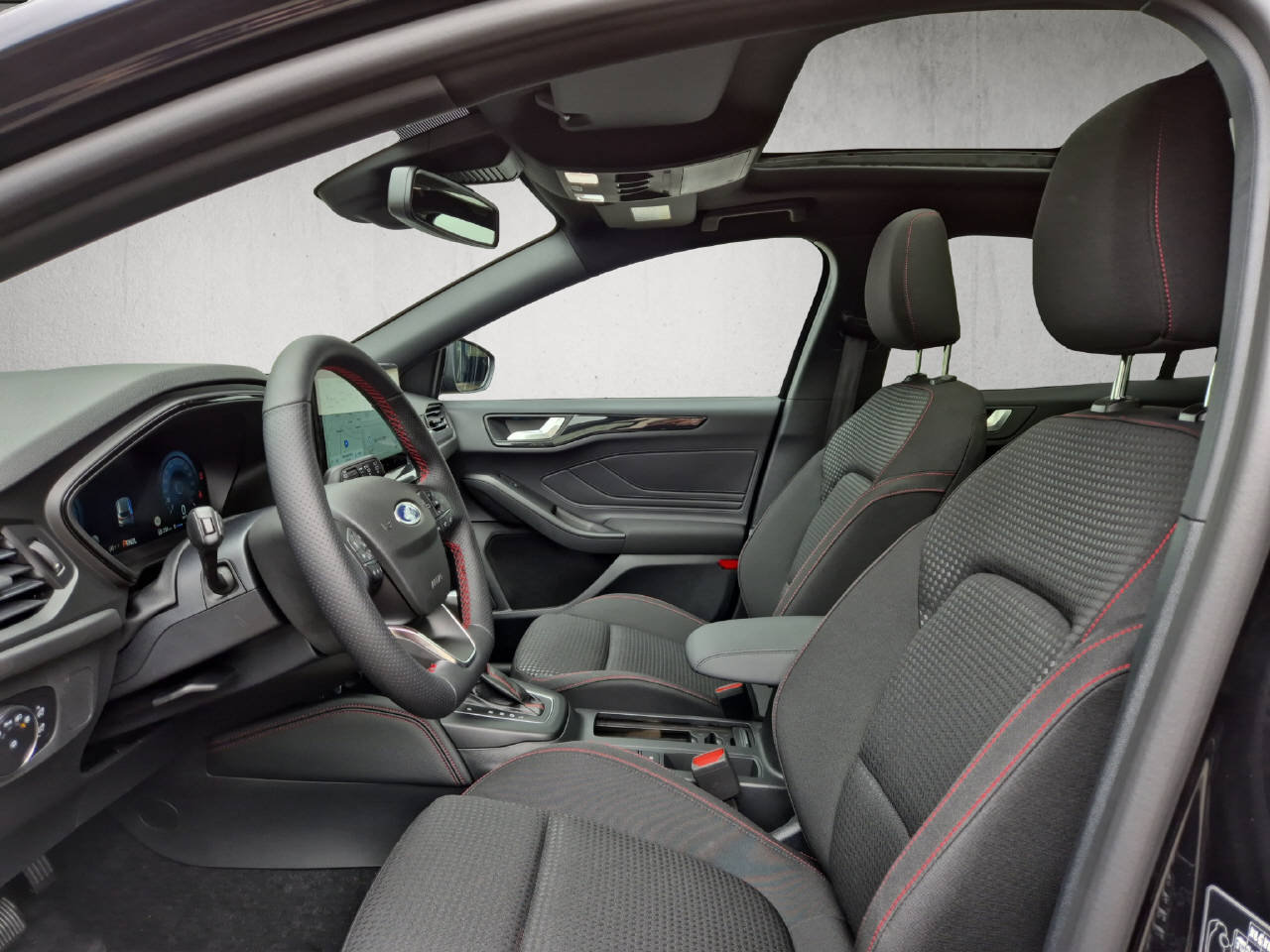 FORD Focus 1.0 EcoBoost Hybrid ST-Line X, Mild-Hybrid Benzin/Elektro, Occasion / Gebraucht, Automatik - 4